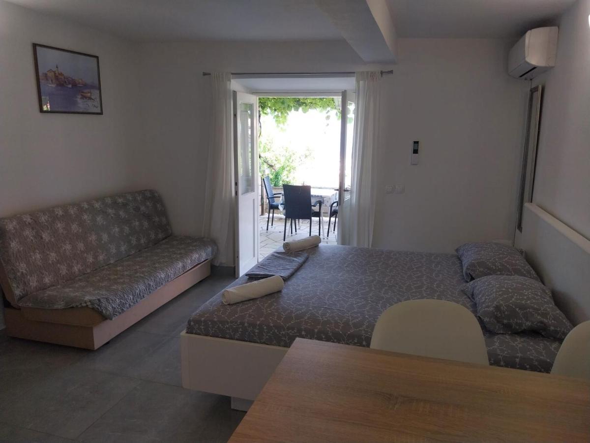 Apartments Lumbarda Exterior photo